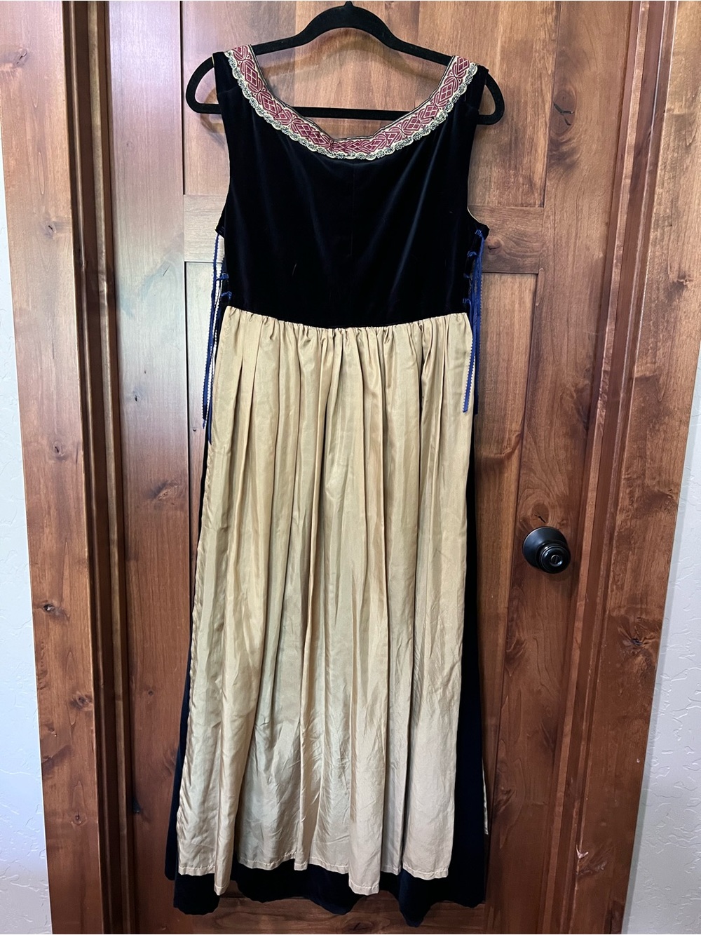 Renaissance Black Velvet and Gold Silk Overdress with lace up bodice - Picture 2 of 10